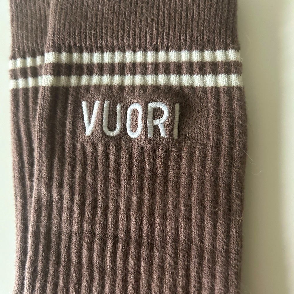 Vuori Throwback Crew